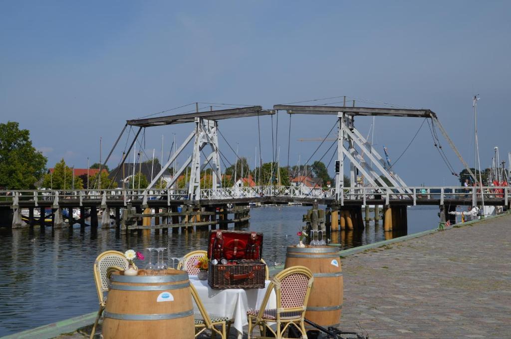 Hotel zur Brücke Greifswald Exterior foto